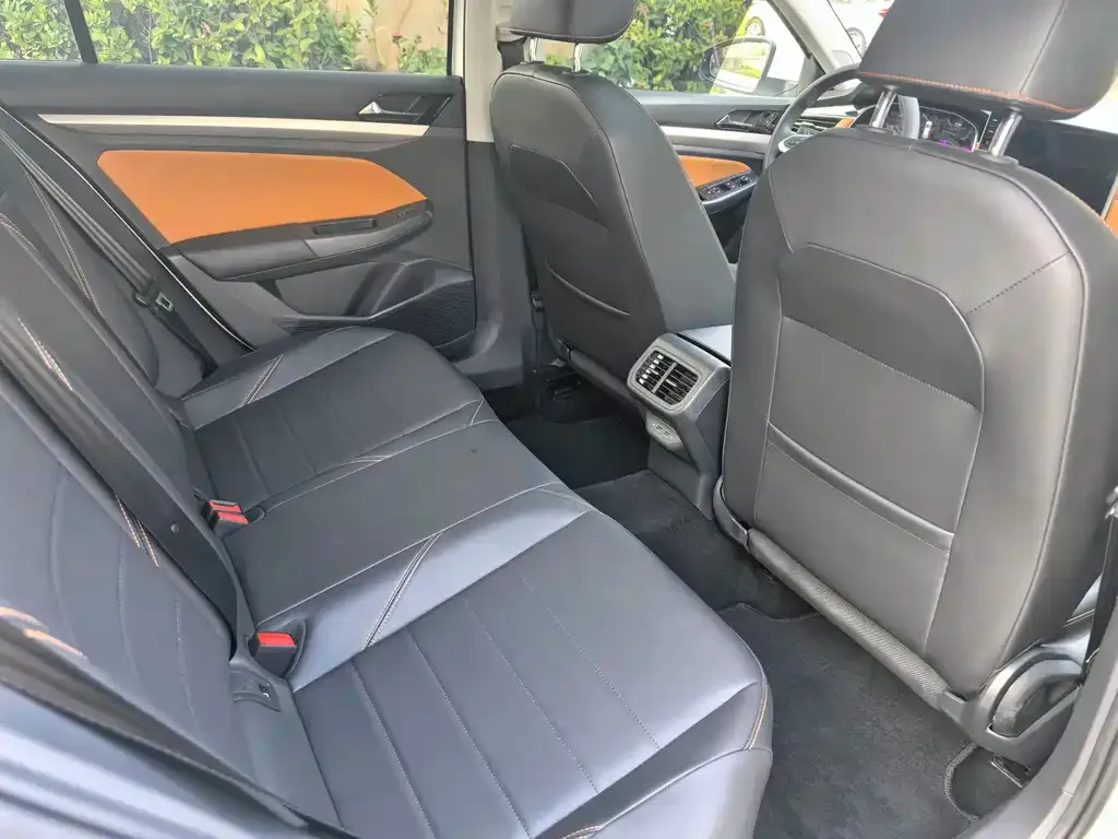 Volkswagen Bora 2024 из CN, фото 3