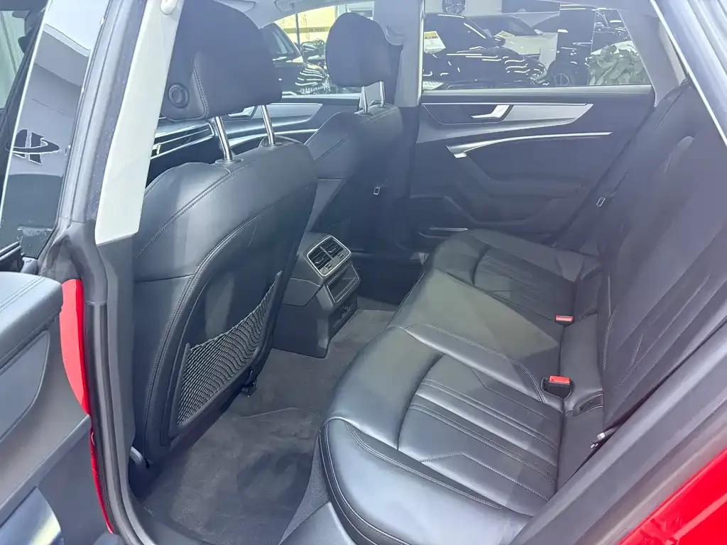 Audi A7 2021 из CN, фото 4