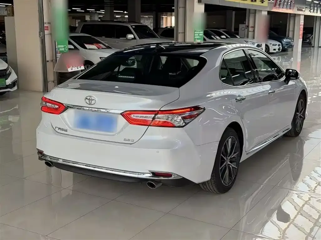 Toyota Camry 2023 из CN, фото 10