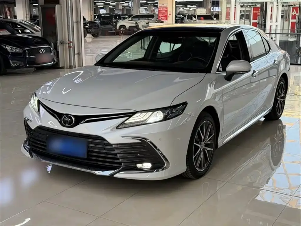 Toyota Camry 2023 из CN, фото 3