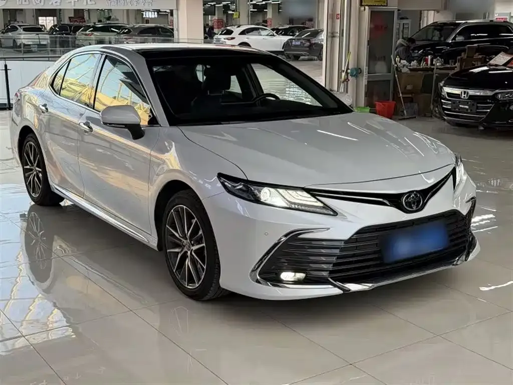 Toyota Camry 2023 из CN, фото 5