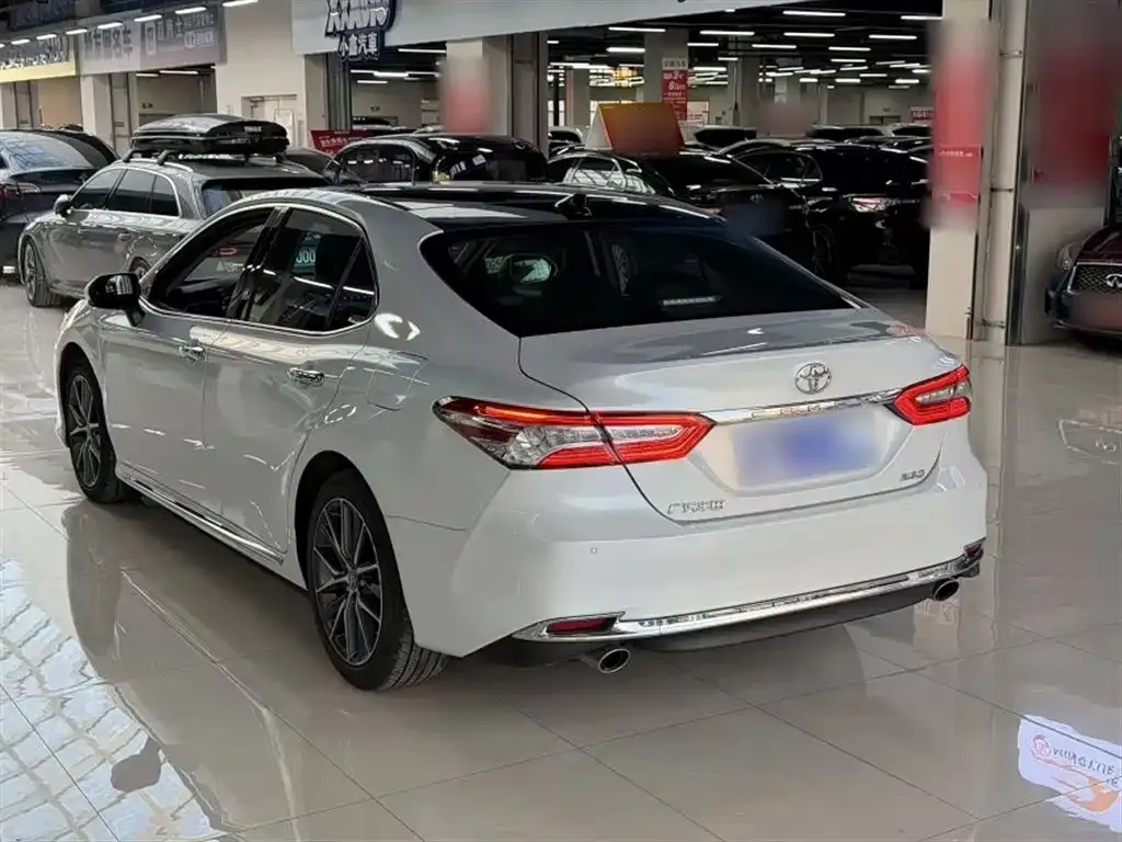 Toyota Camry 2023 из CN, фото 7