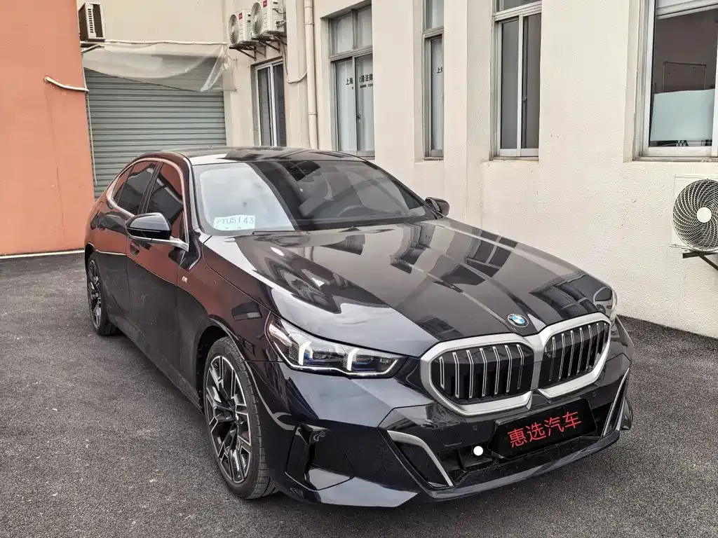 BMW 5 Series 2024 из CN, фото 4