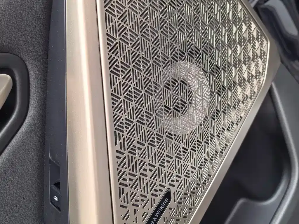 BMW 5 Series 2024 из CN, фото 9