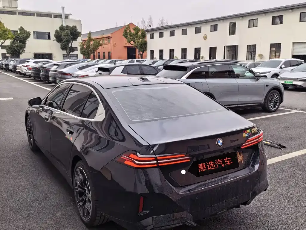 BMW 5 Series 2024 из CN, фото 5