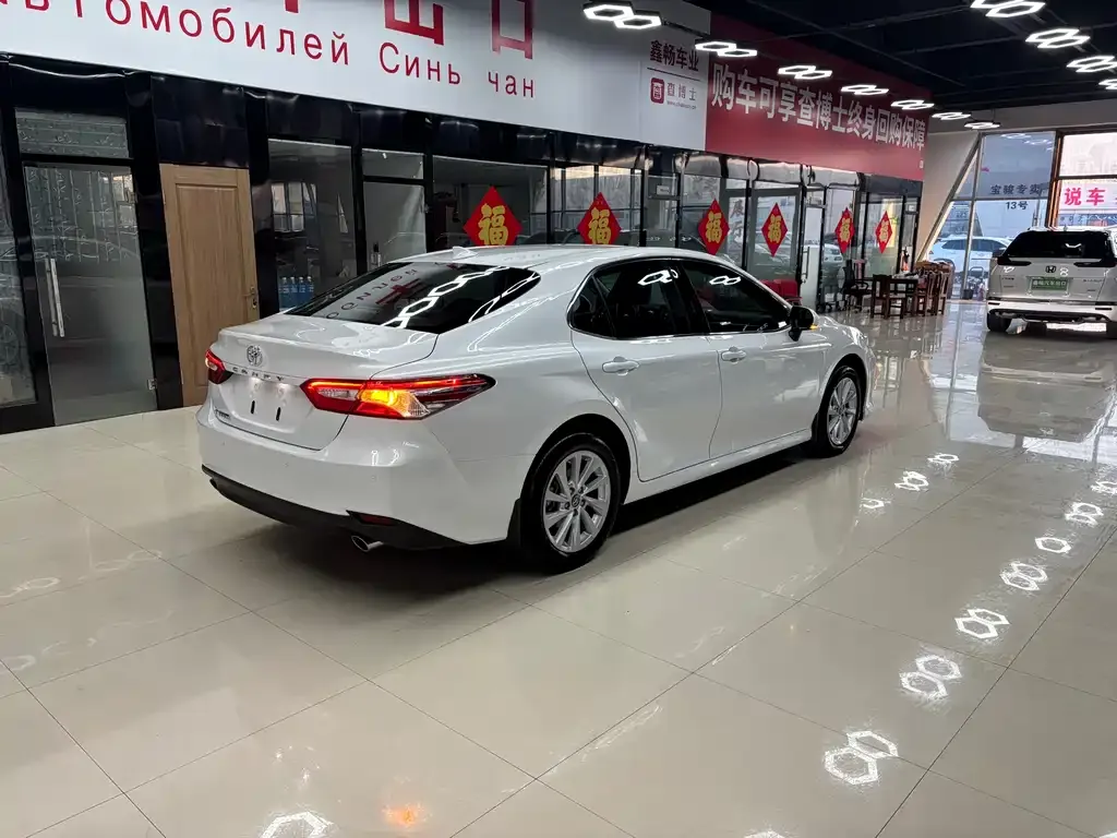 Toyota Camry 2022 из CN, фото 4