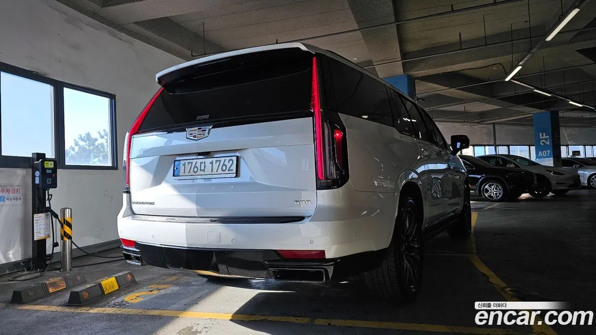 Cadillac Escalade 2023 из KR, фото 2