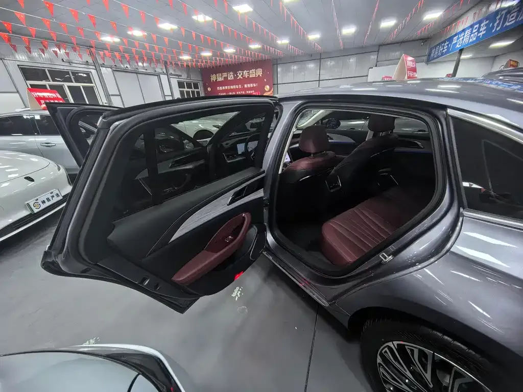 Hongqi H5 2025 из CN, фото 10