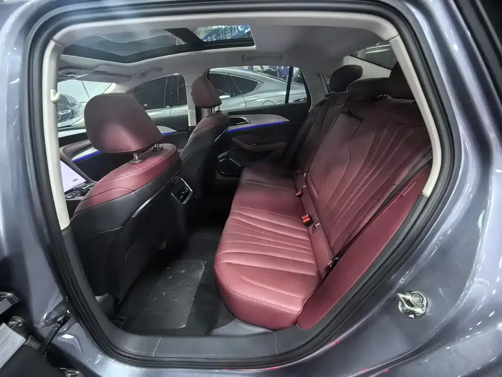 Hongqi H5 2025 из CN, фото 2