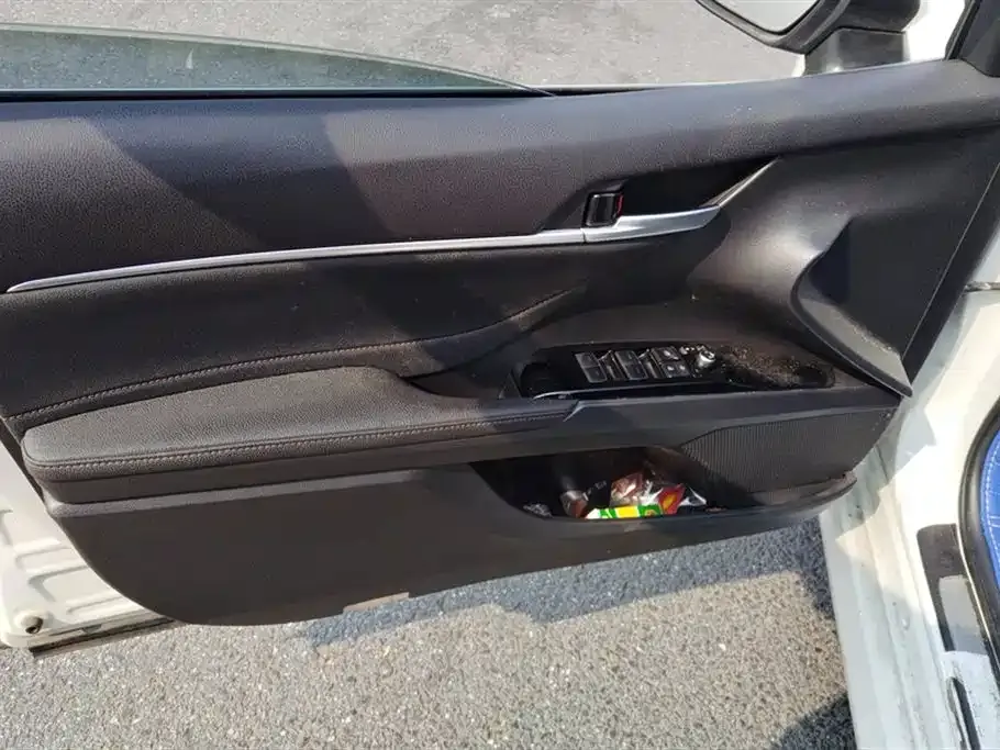 Toyota Camry 2023 из CN, фото 8