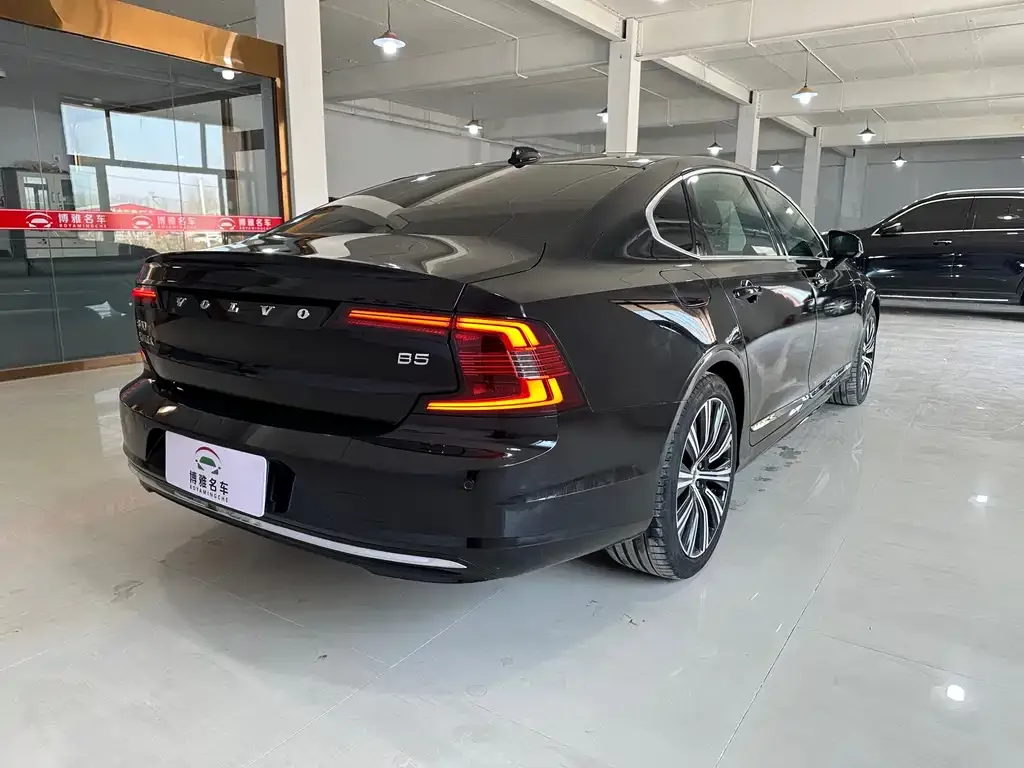 Volvo S90 2023 из CN, фото 5