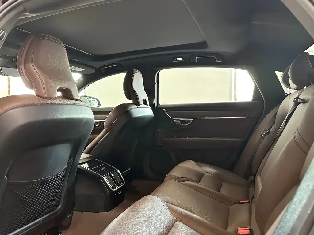 Volvo S90 2023 из CN, фото 9
