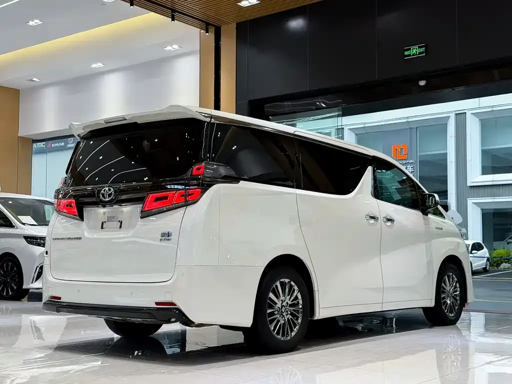 Toyota Vellfire 2023 из CN, фото 3
