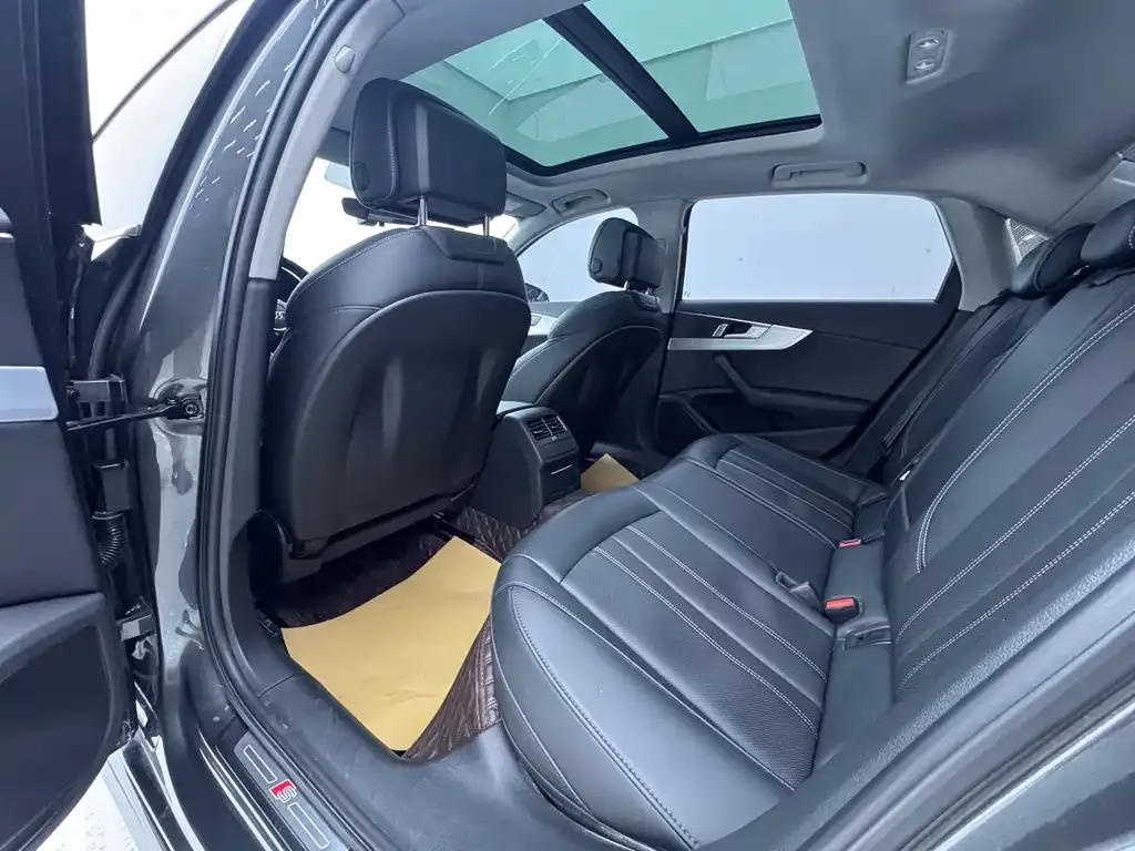 Audi A4L 2025 из CN, фото 9