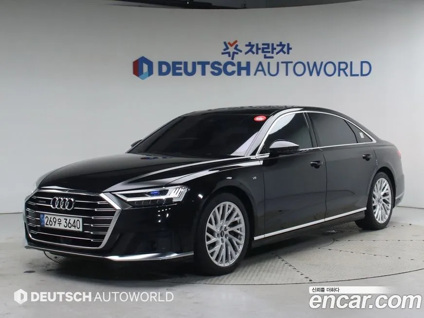 Audi A8 — фото 1