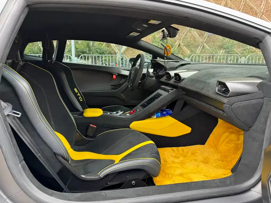 Lamborghini Huracan 2022 из CN, фото 9