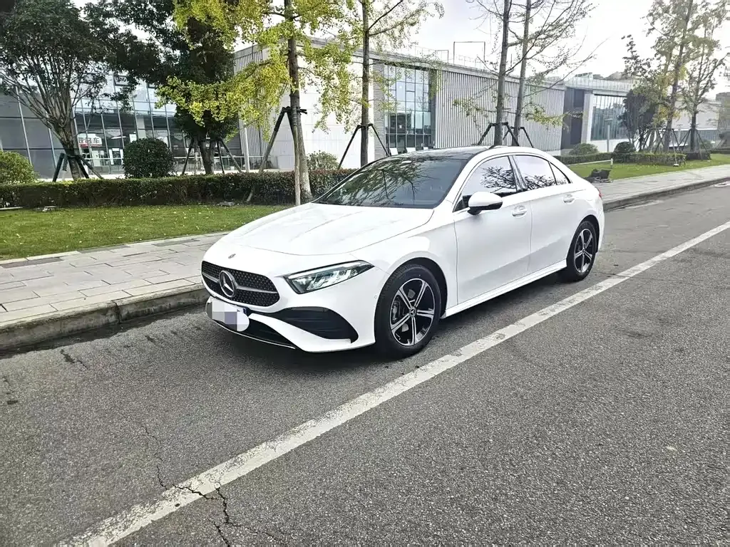 Mercedes-Benz A-Class 2024 из CN, фото 1