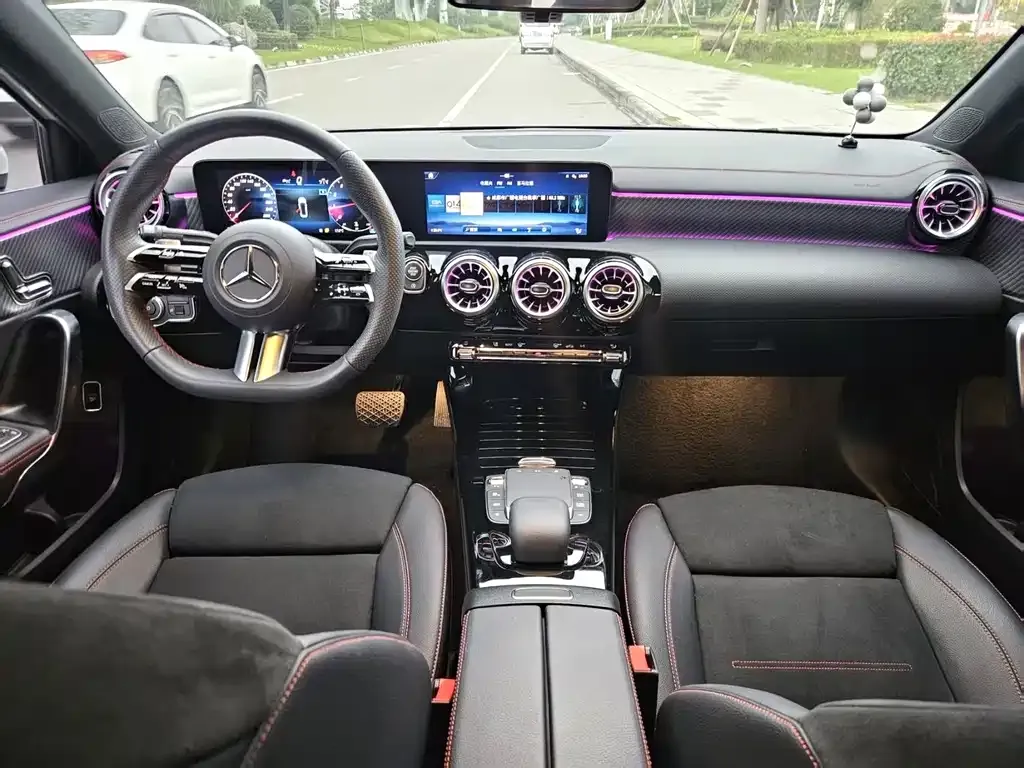 Mercedes-Benz A-Class 2024 из CN, фото 6