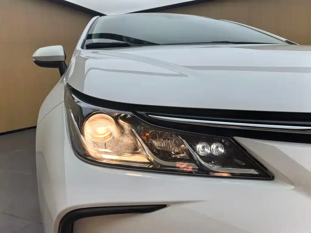Toyota Corolla 2023 из CN, фото 8
