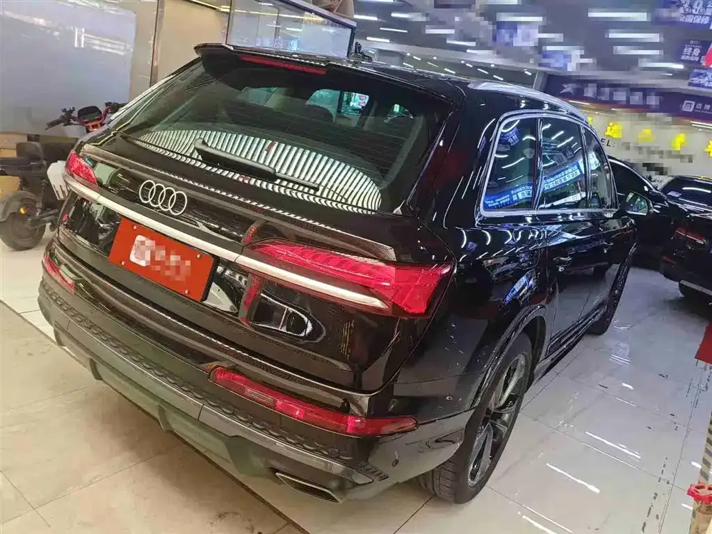 Audi Q7 2024 из CN, фото 3