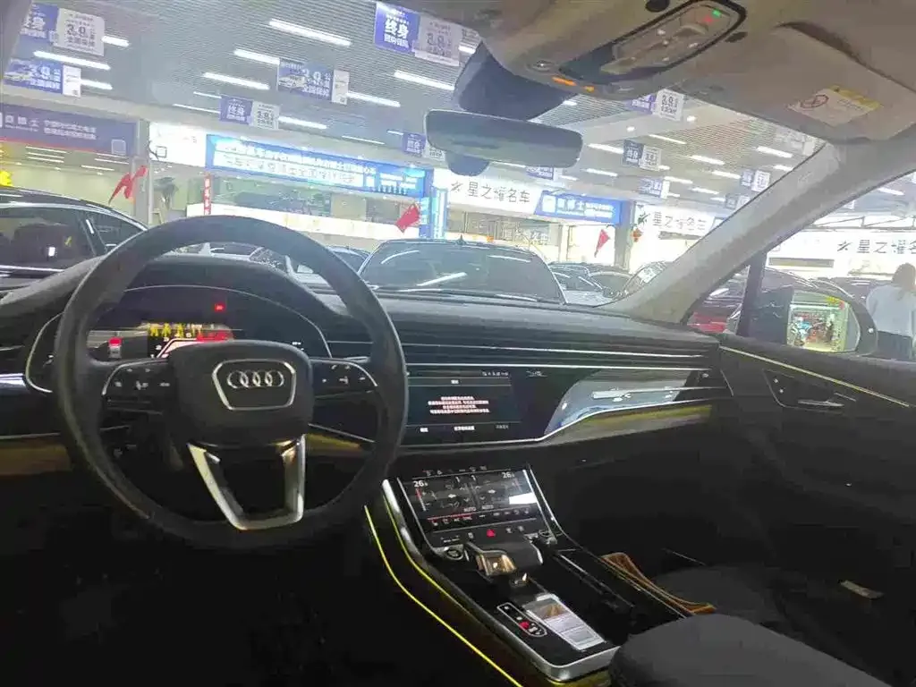 Audi Q7 2024 из CN, фото 2