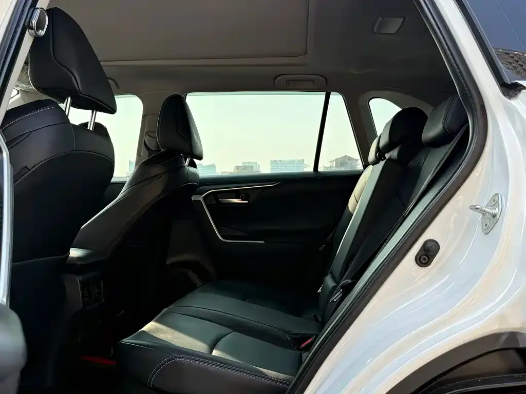 Toyota Wildlander 2024 из CN, фото 2