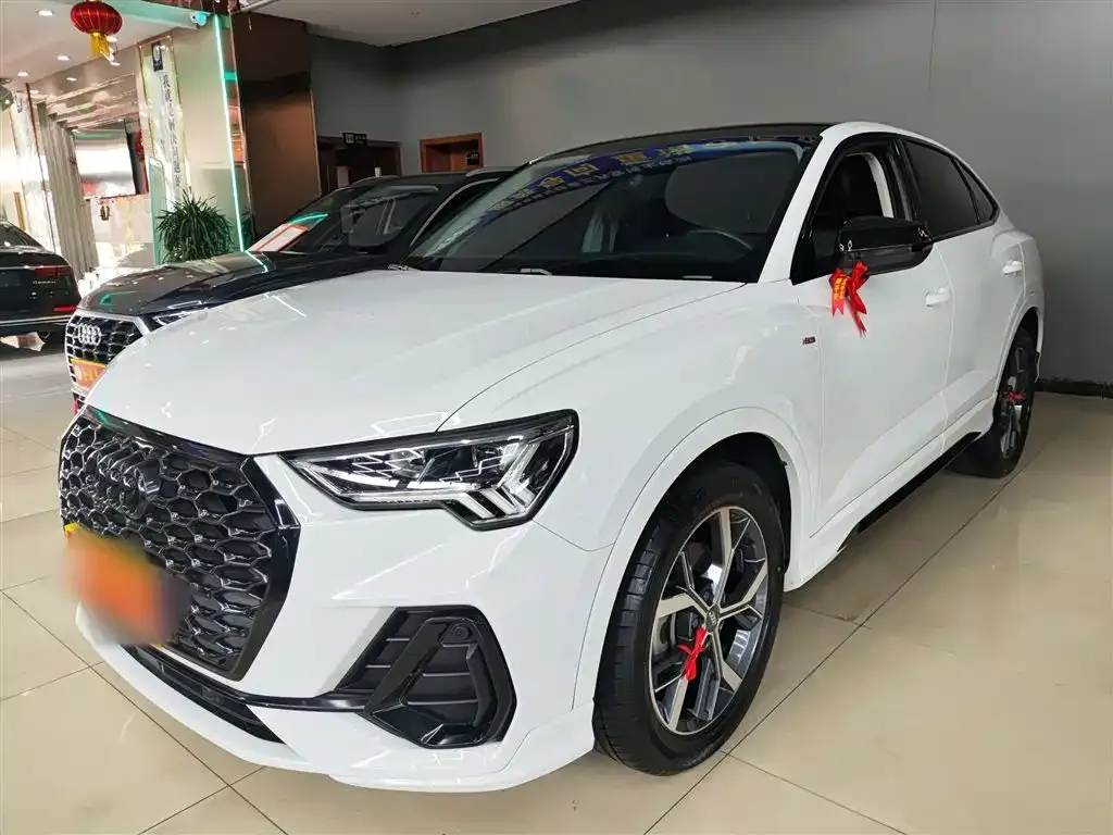 Audi Q3 Sportback 2021 из CN, фото 1