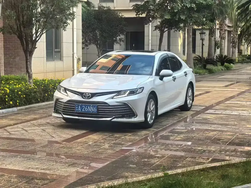 Toyota Camry 2023 из CN, фото 1