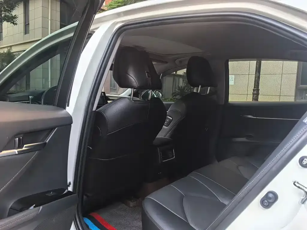 Toyota Camry 2023 из CN, фото 2
