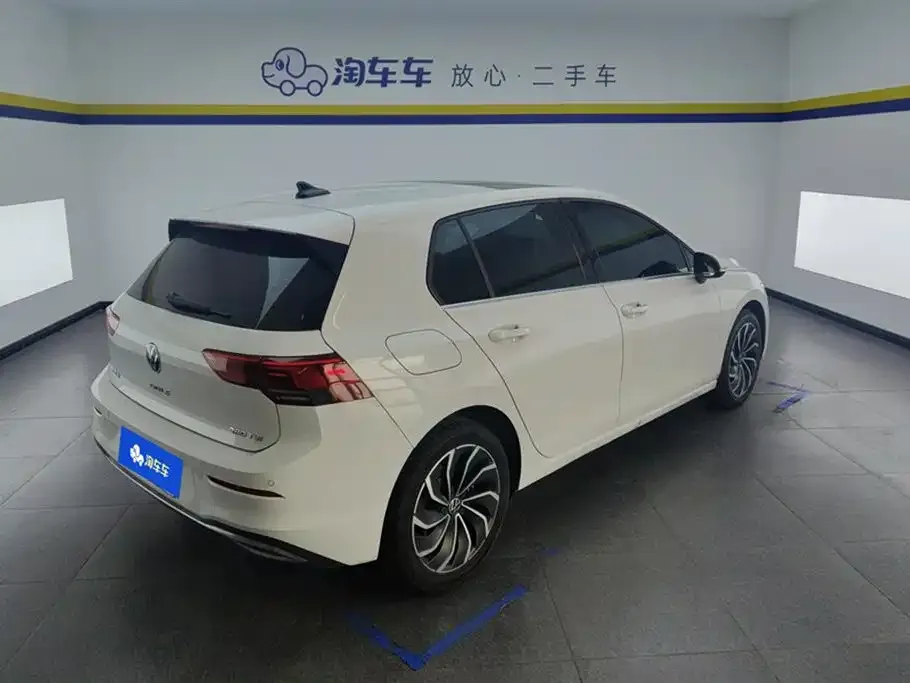 Volkswagen Golf 2024 из CN, фото 6