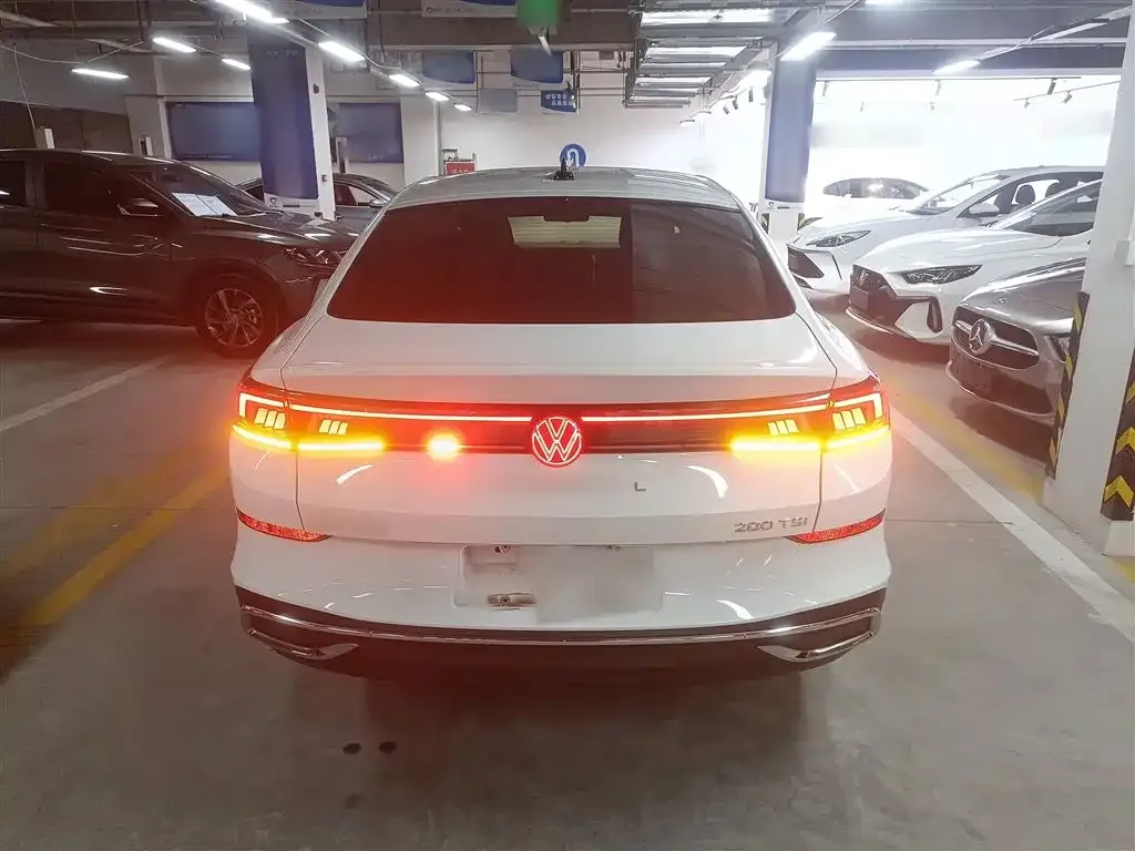 Volkswagen Lamando 2024 из CN, фото 2
