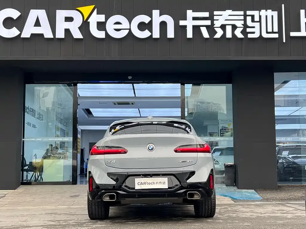 BMW X4 2023 из CN, фото 2