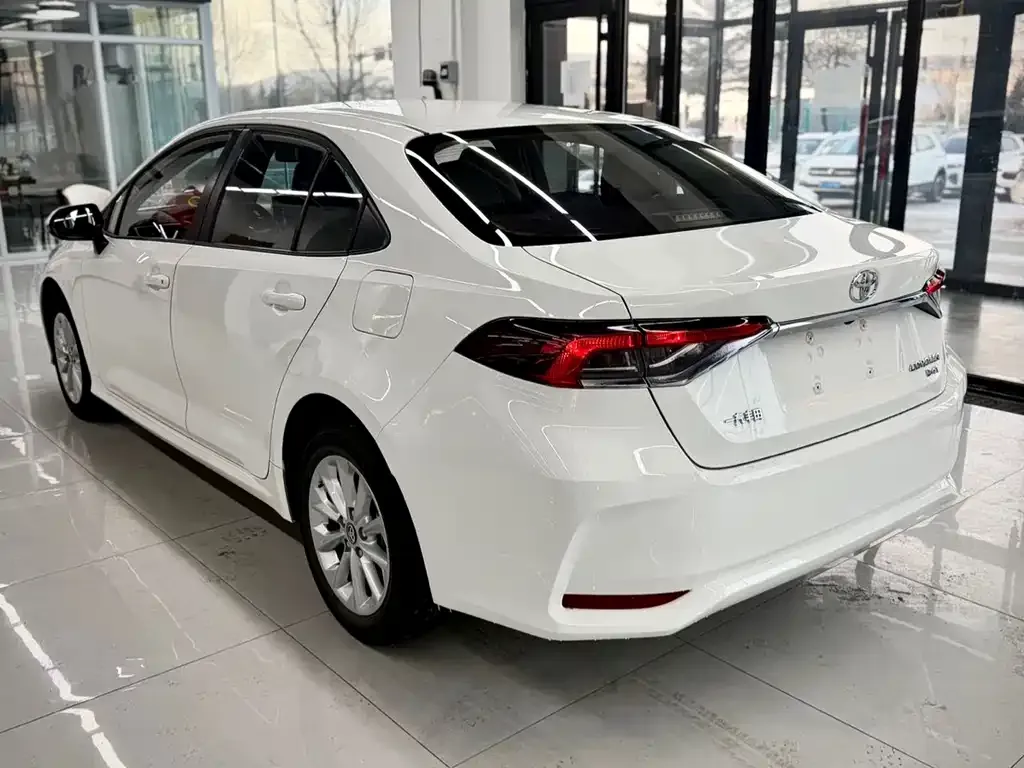 Toyota Corolla 2023 из CN, фото 3