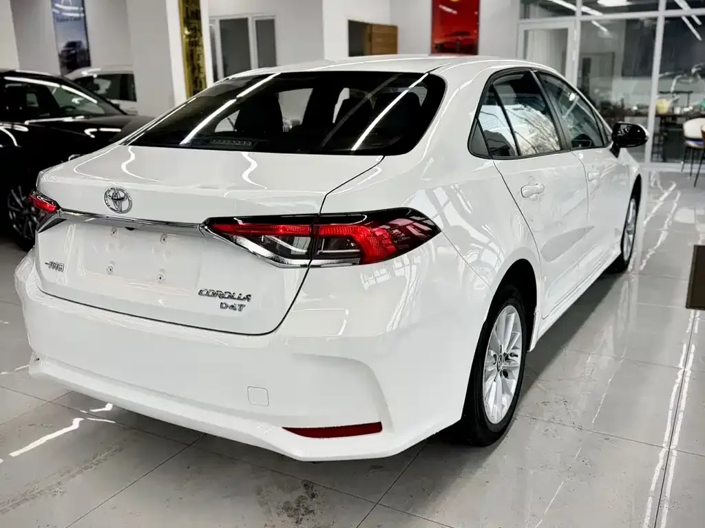 Toyota Corolla 2023 из CN, фото 8