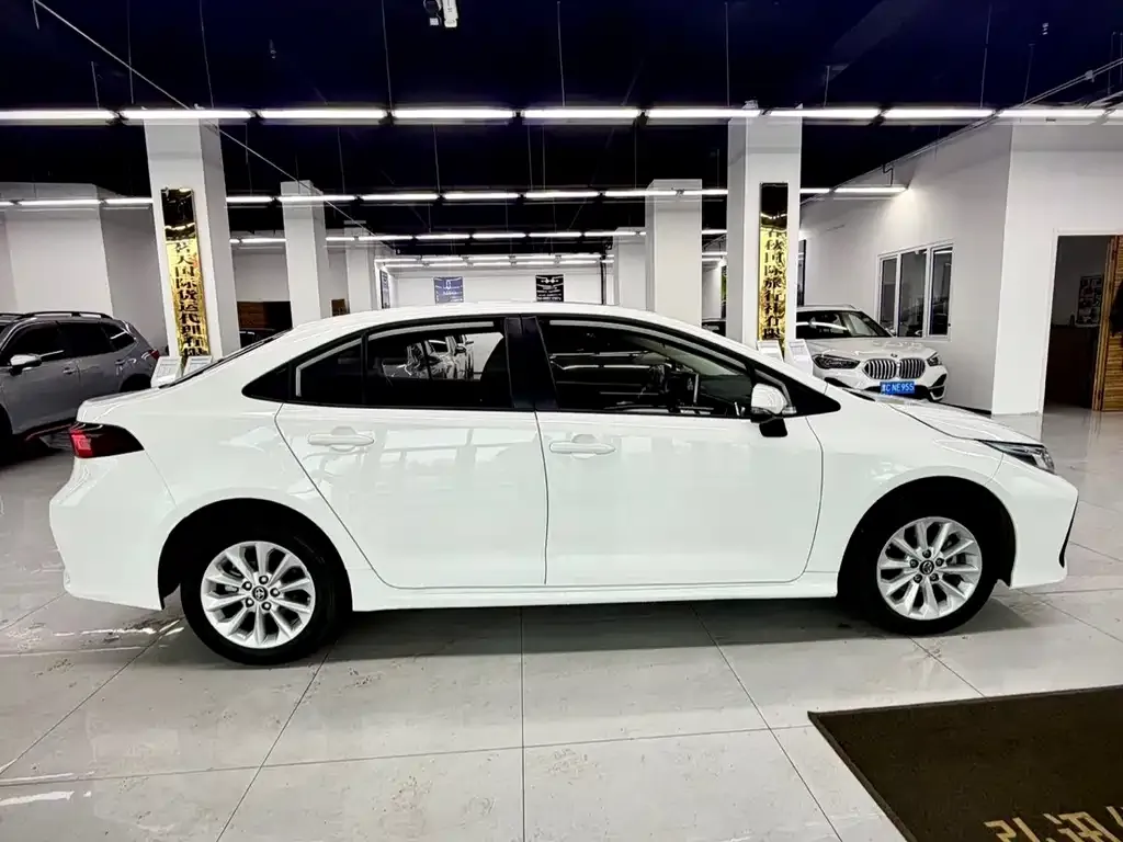 Toyota Corolla 2023 из CN, фото 6