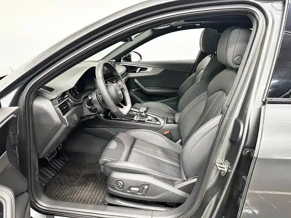 Audi A4L 2024 из CN, фото 8