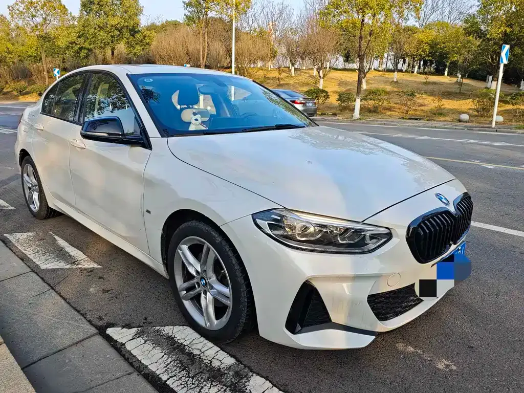 BMW 1 Series 2023 из CN, фото 3