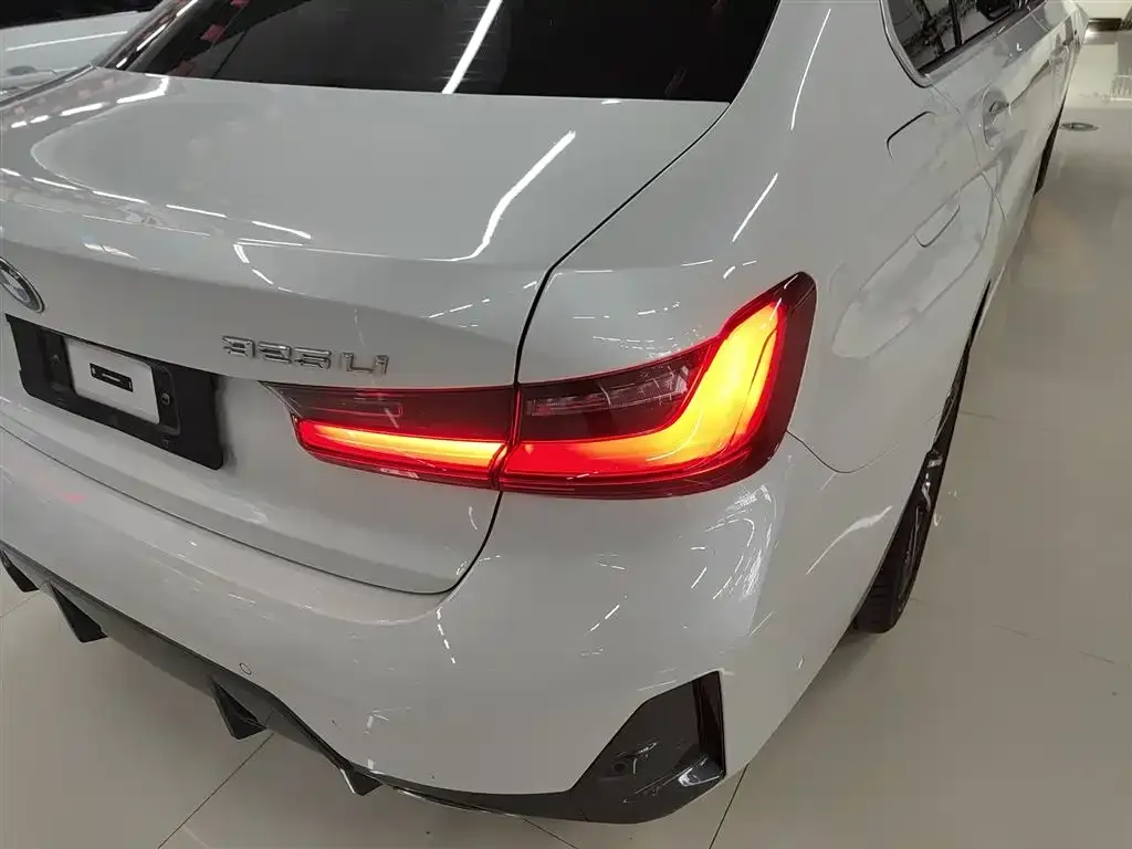 BMW 3 Series 2024 из CN, фото 2