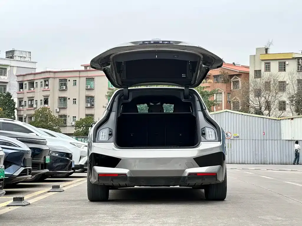 BMW iX 2023 из CN, фото 8