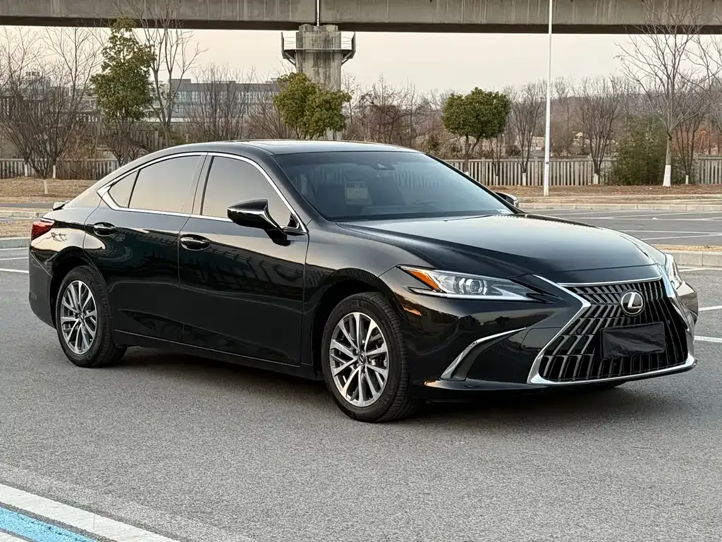 Lexus ES — фото 5