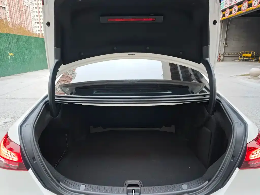 Mercedes-Benz E-Class 2023 из CN, фото 7