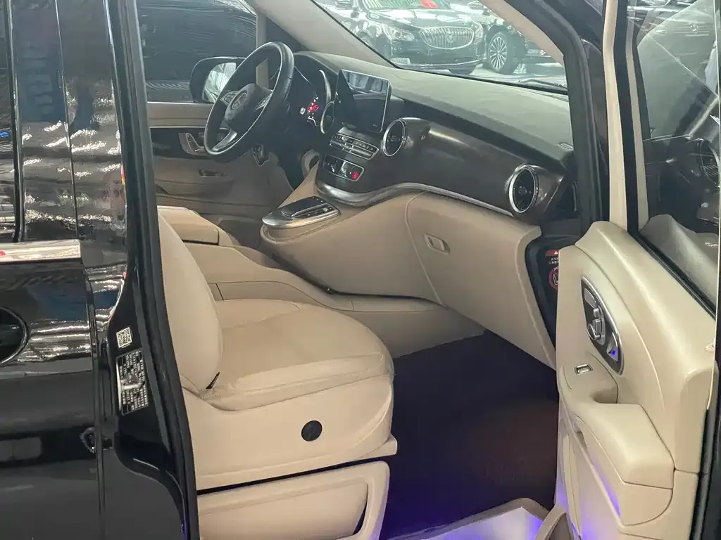 Mercedes-Benz V-Class 2021 из CN, фото 10