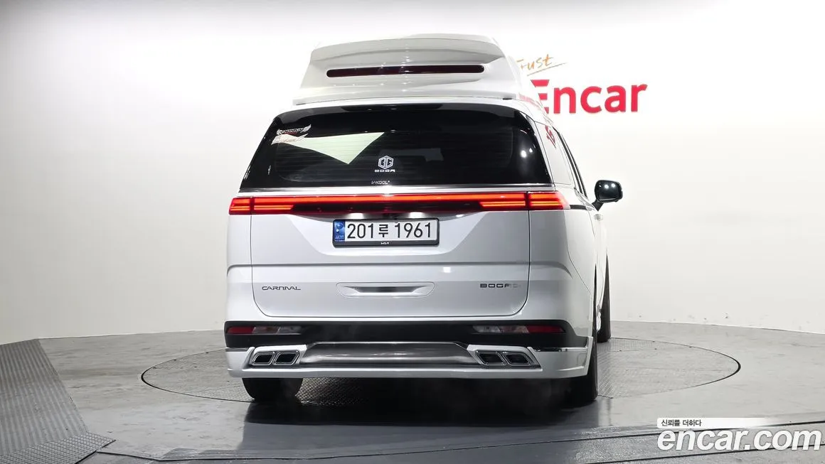 Kia Carnival — фото 10