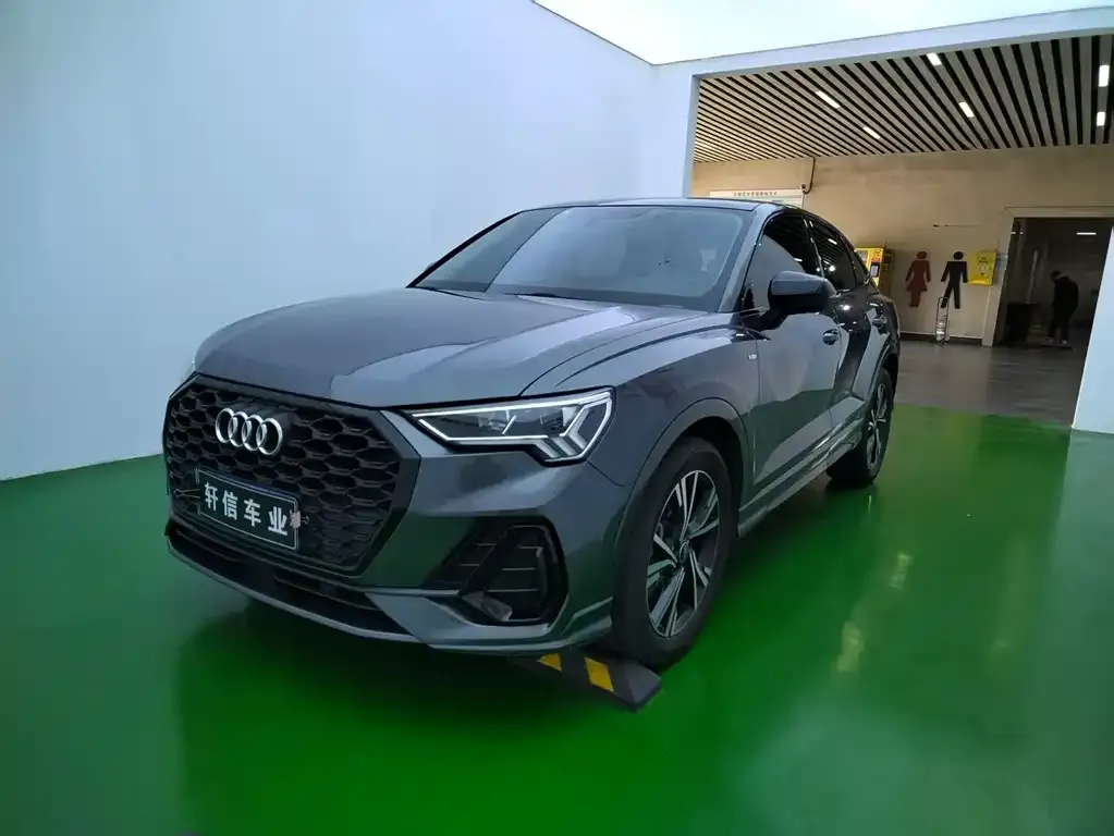 Audi Q3 Sportback 2022 из CN, фото 1