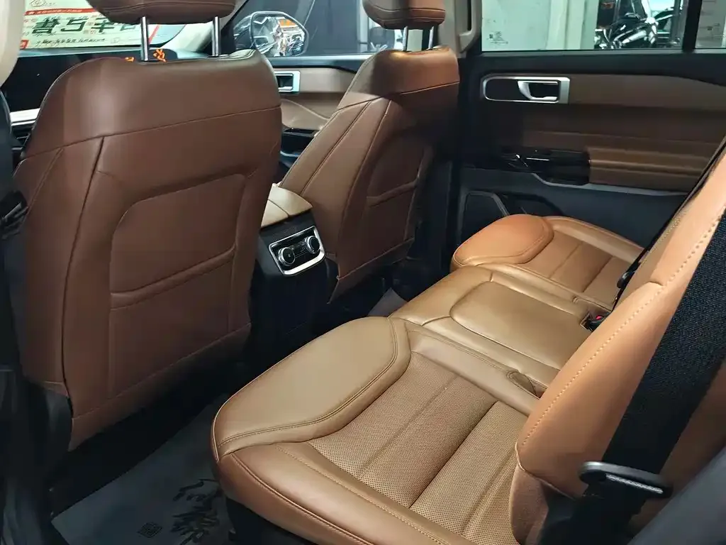 Ford Explorer 2024 из CN, фото 7