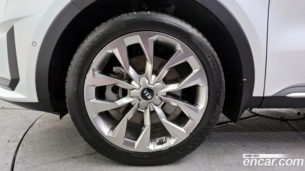 Kia Sorento — фото 4
