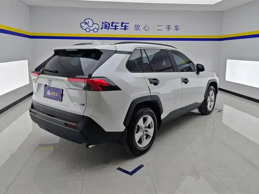 Toyota RAV4 2025 из CN, фото 2