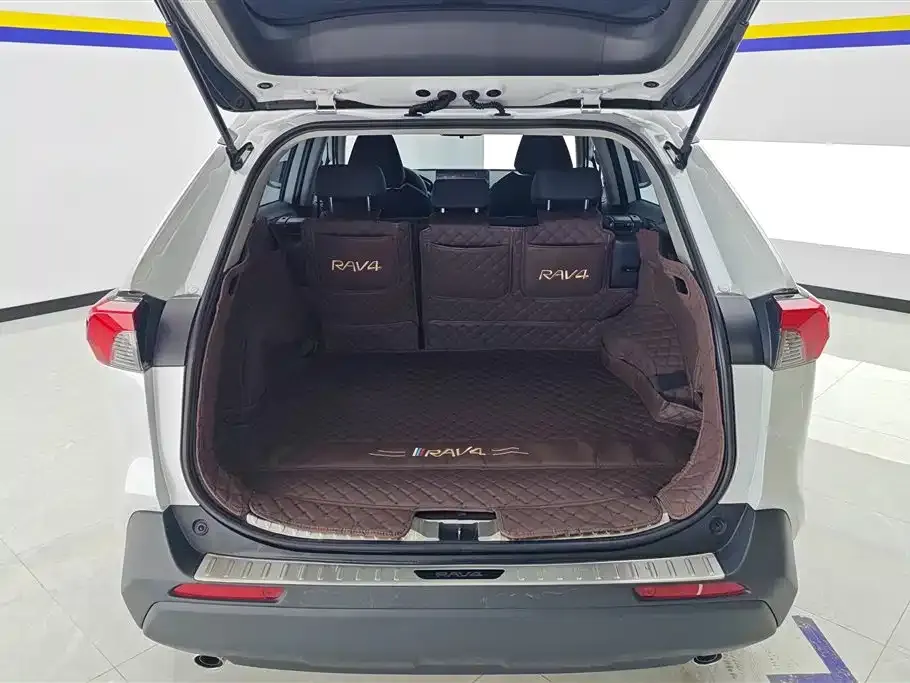 Toyota RAV4 2025 из CN, фото 9