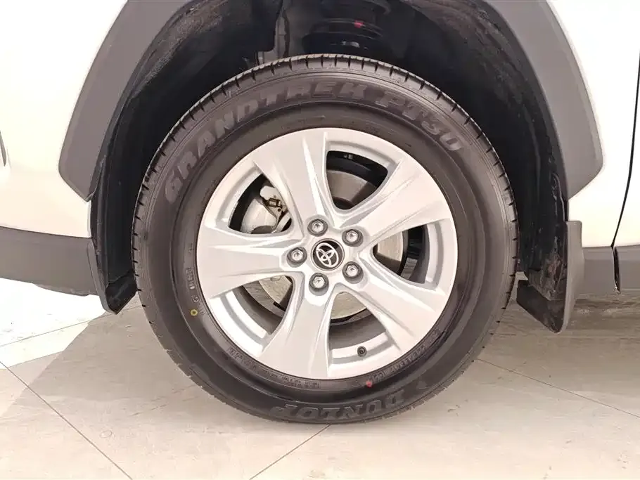 Toyota RAV4 2025 из CN, фото 4