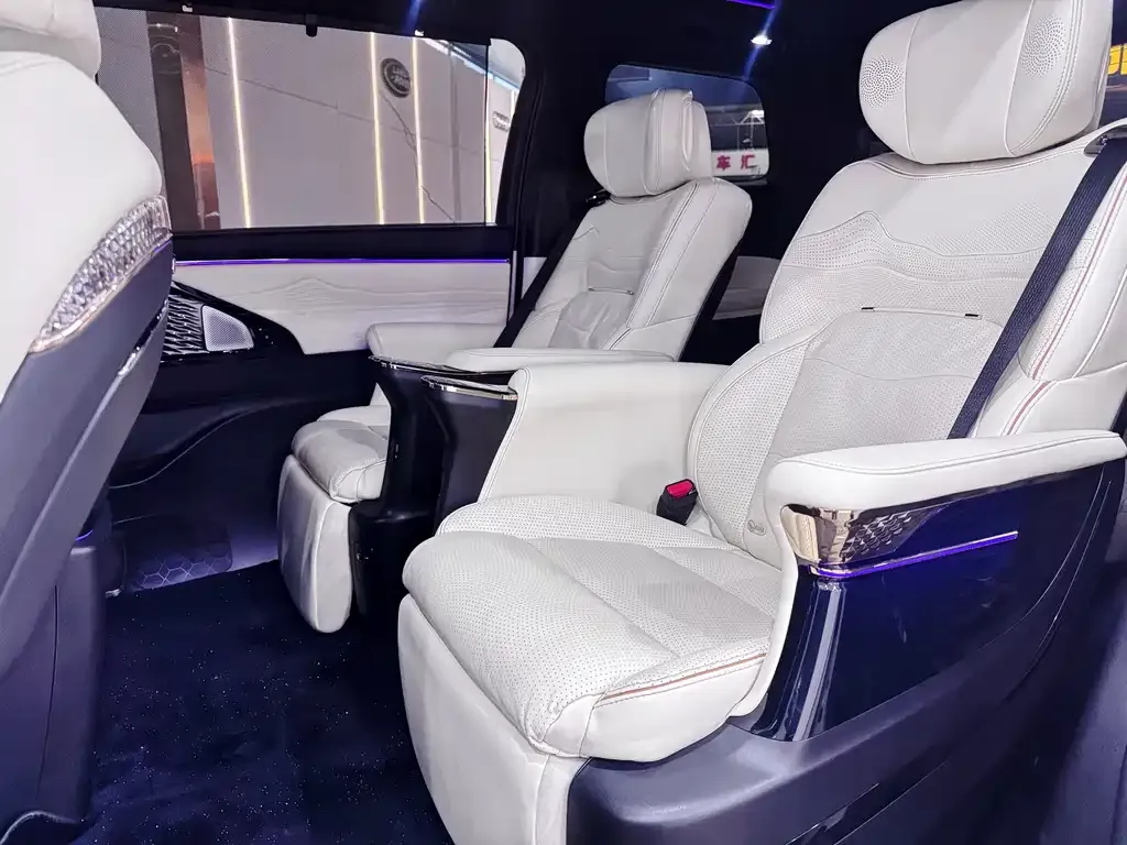 GAC Motor Trumpchi M8 — фото 3